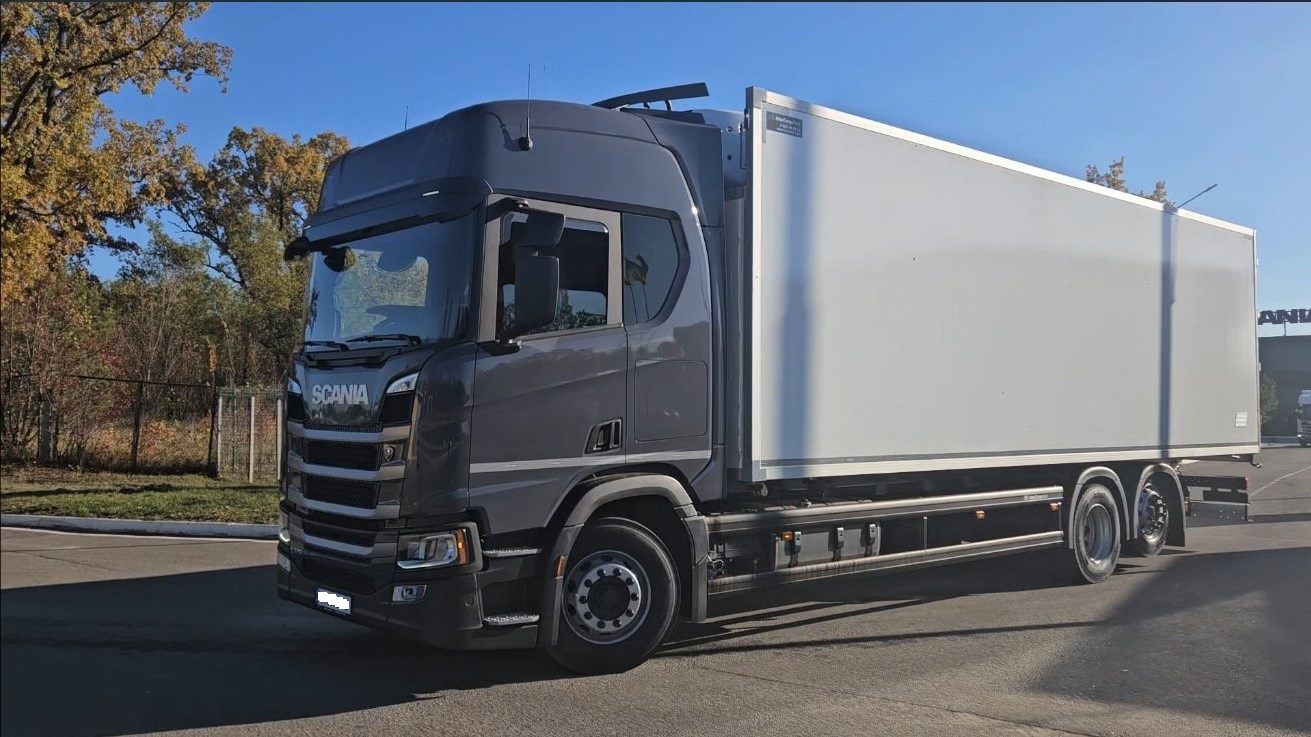 Вантажний автомобіль Scania R320 з рефрижараторним кузовом