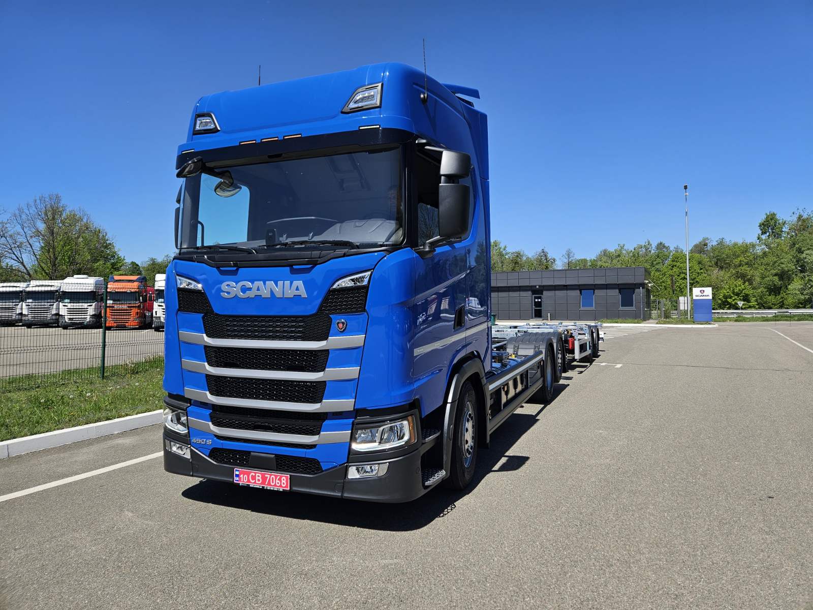 Вантажний автомобіль-контейнеровоз Scania S450